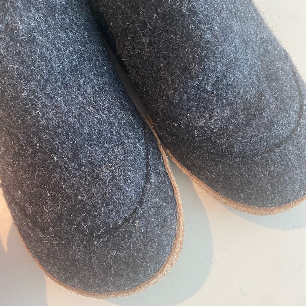 Kyrgies  Tengries Slippers , Wool Felt House Shoe,
Handmade, size EU 37 - Picture 5 of 14